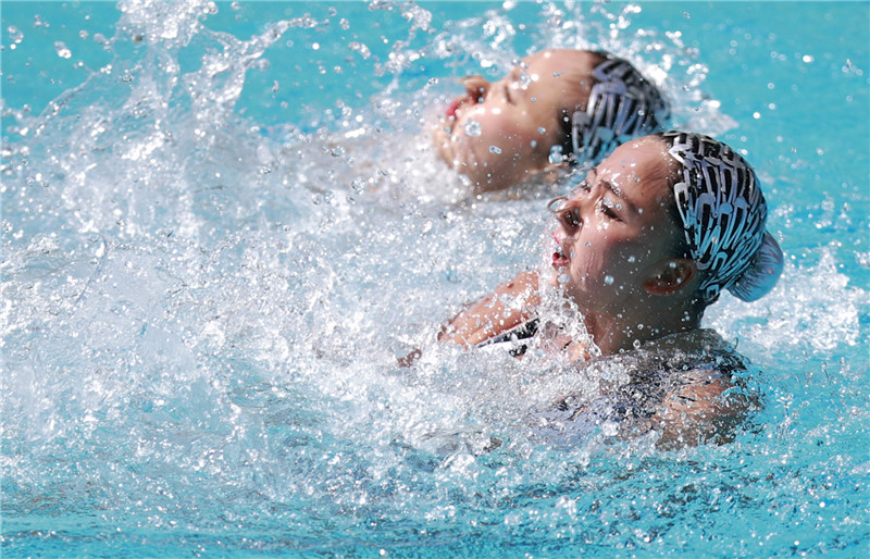 Chinese synchronized swimming duo advances into final