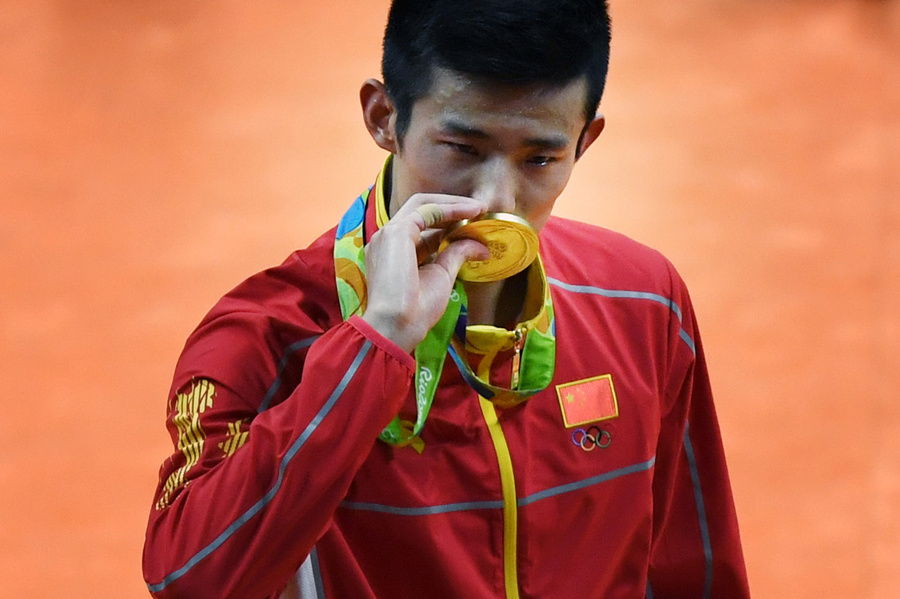 Chen Long dashes Malaysia's hope for badminton gold