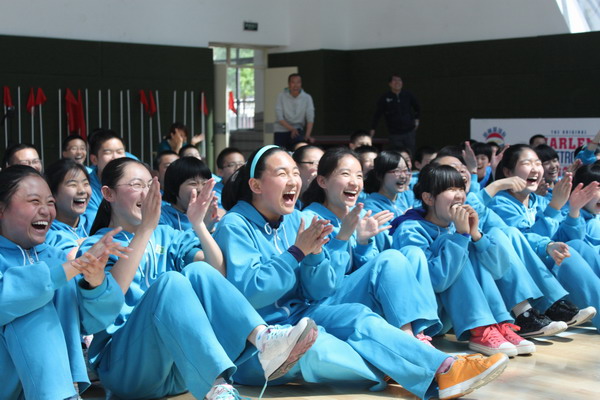 Harlem Globetrotters bring joy to Beijing kids