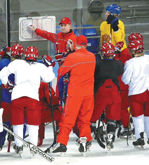 Russian coach hopes to forge some rink links