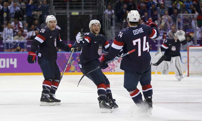 US beats Russia in clash of ice hockey titans