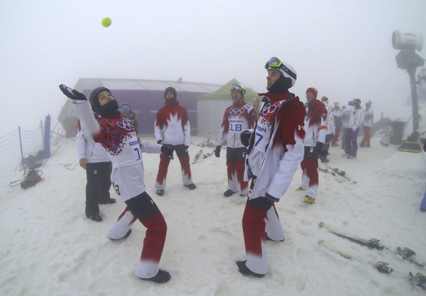 Fog interrupts medal events at Sochi Olympics