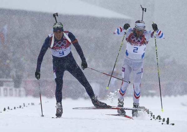 Svendsen wins gold in biathlon 15K mass start