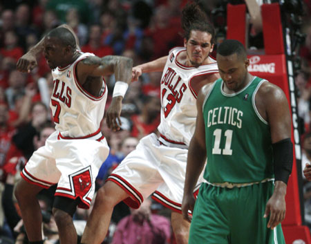 Gordon, Bulls beat Celtics 121-118 in 2 OT