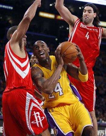 Yao's 28 lifts Rockets for 1-0 lead against Lakers