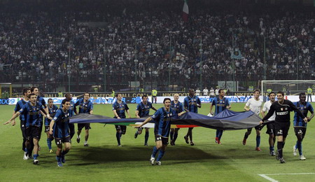 Inter Milan crowns Italian title with 3-0 win