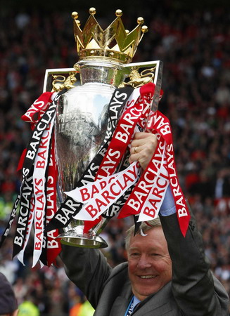 Man United win third consecutive league title