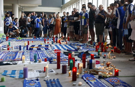 Spain mourns sudden death of Espanyol captain Jarque