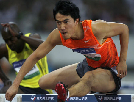 Liu Xiang seizes limelight with hat-trick at Asian championships