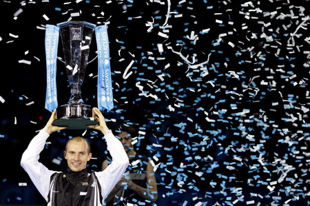 Davydenko beats Del Potro to win ATP Tour Final