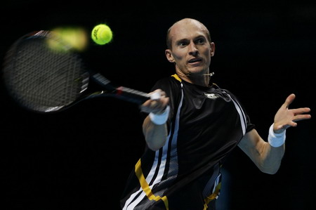 Davydenko beats Del Potro to win ATP Tour Final