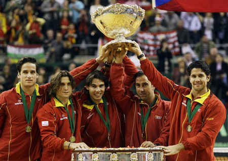 Spanish team sprit provides perfect tonic for Nadal