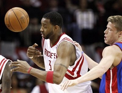 McGrady returns from long layoff in Rockets win