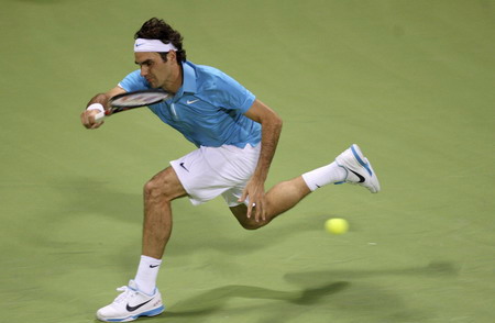 Davydenko beats Federer to reach Qatar Open final