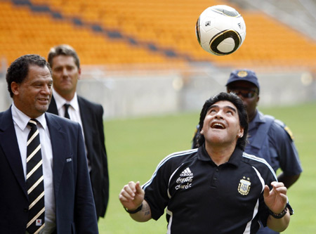 Maradona begins World Cup squad pruning after ban