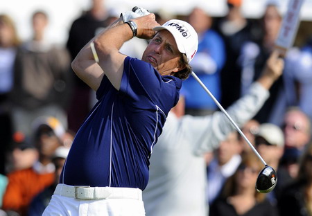 Mickelson switches focus to Riviera after Torrey slide