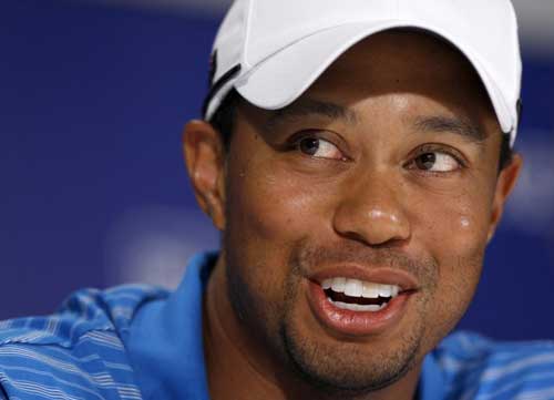 Woods unfazed by Mickelson threat to No 1 ranking