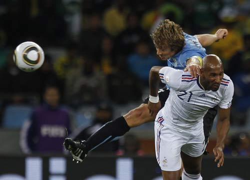 Ten-man Uruguay held 0-0 with France in World Cup