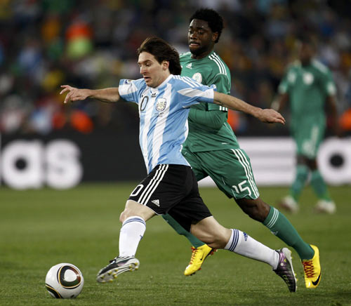 Argentina edges Nigeria 1-0 in World Cup