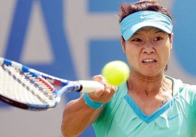 China's Li Na beats Sharapova in Edgbaston final