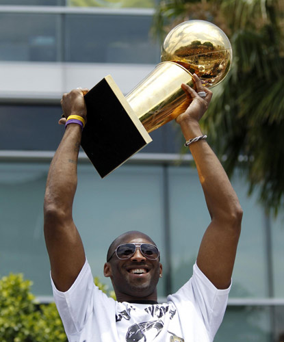 Lakers parade to celebrate Championship