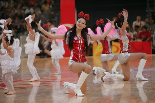 Yao charity game staged in Beijing