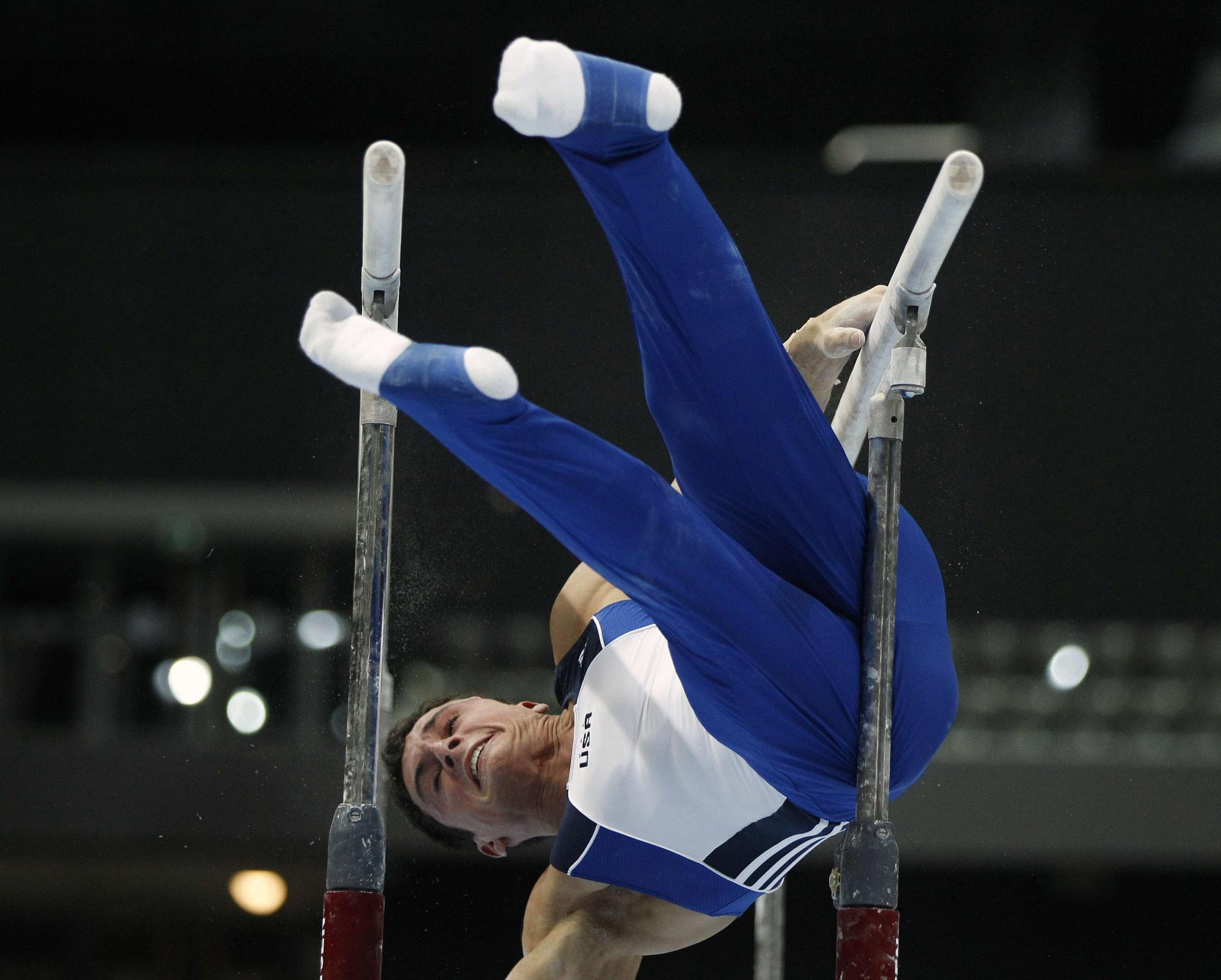 Men's power on the bars