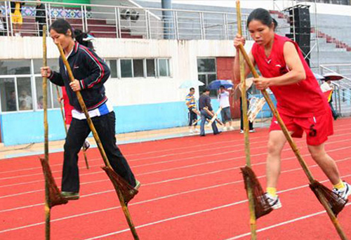 Stilt racing at the ethnic minority sports games