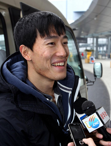 Liu Xiang leaves for Beijing for CPPCC session