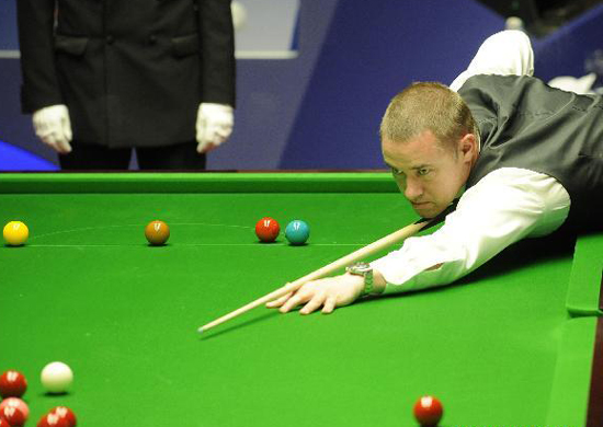 Hendry crashes Perry in Snooker Worlds