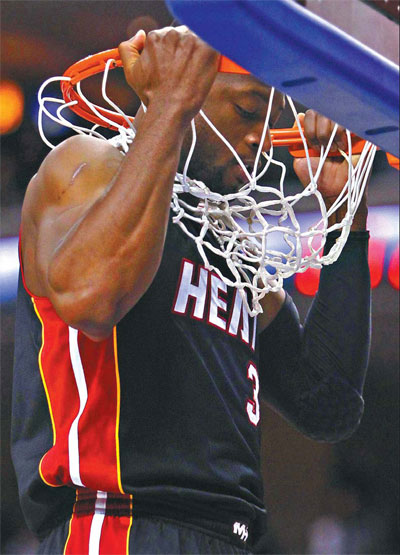 Heat beats 76ers for 3-0 lead 