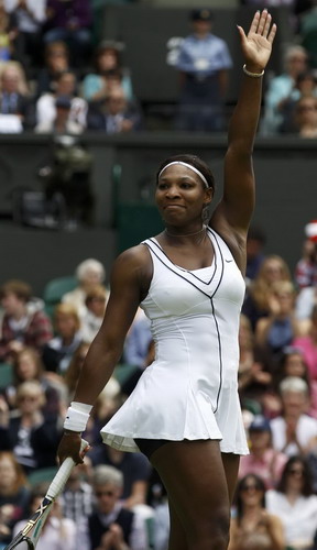 Serena Williams wins on return to Wimbledon