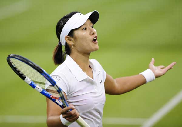 Li Na shocked by wildcard Lisicki at Wimbledon