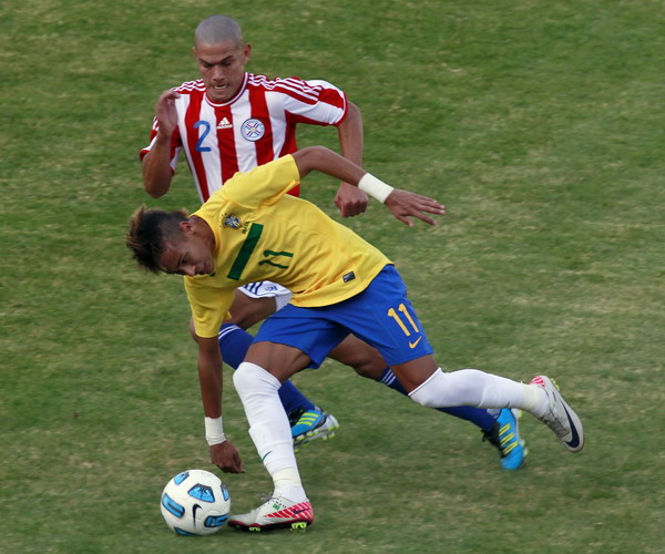 Brazil draws Paraguay 2-2 in Copa America