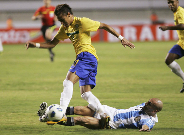 Brazil beats arch-rival Argentina 2-0