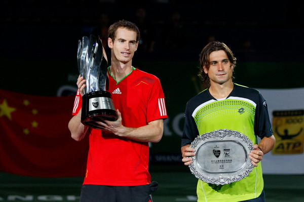 Murray wins in Shanghai to overtake Federer in rankings