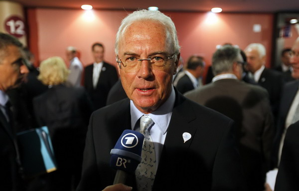Beckenbauer suggests offside rule change