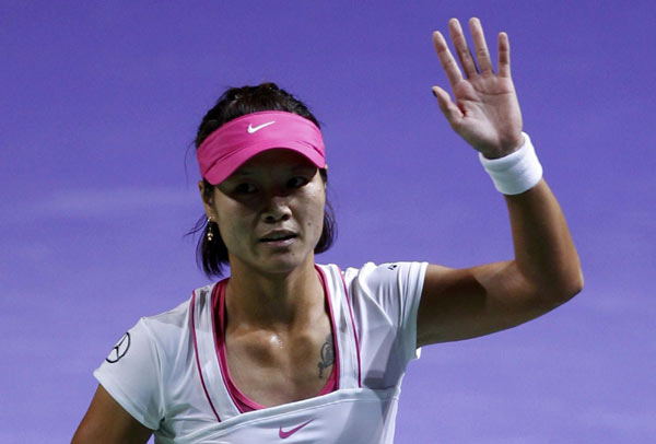 Sharapova slumps to Li Na defeat at WTA final