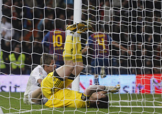 Majestic Barca defeat Real in Bernabeu