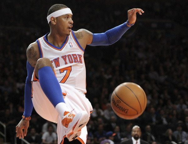 Knicks rout Raptors, 4-0 under Woodson