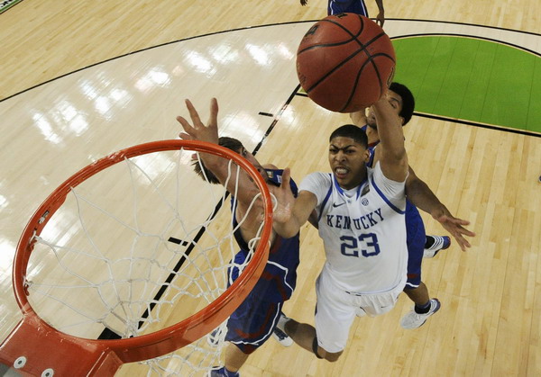 Kentucky tops Kansas to win NCAA title