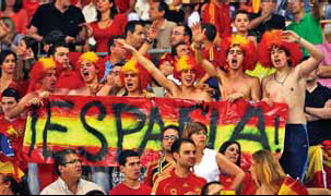 Defending champion Spain at ease with favorite status