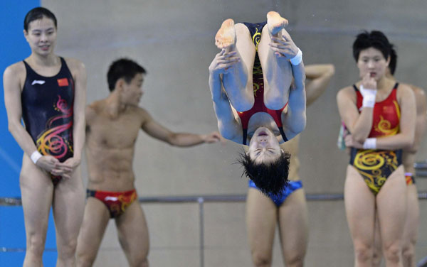 Chinese athletes train in London