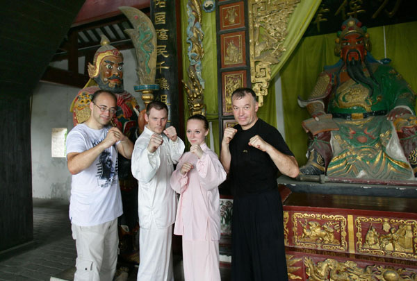 French martial arts winners fly into China