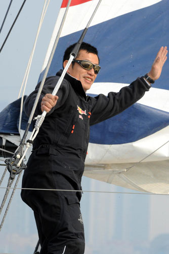 Chinese adventurer sets off solo world sail
