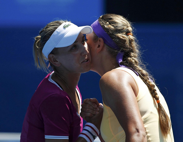 Azarenka back to best, Chardy wins for France