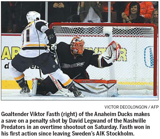 Fasth wins NHL debut as Ducks beat Predators, 3-2