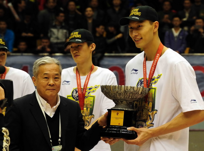 Guangdong crushes Shandong 94-74 to lift 8th CBA title