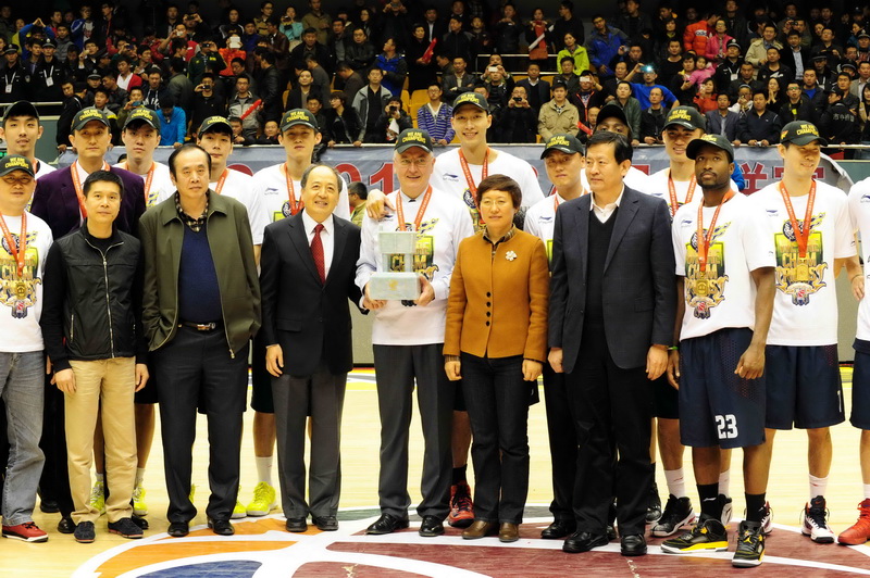 Guangdong crushes Shandong 94-74 to lift 8th CBA title