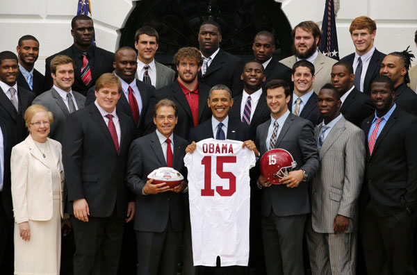 Obama hosts 2012 US BCS national champion team